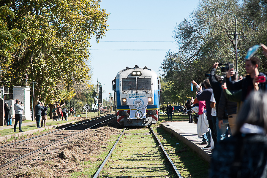 Arranca o no arranca: posponen otra vez la inauguración del tren Rosario-Cañada